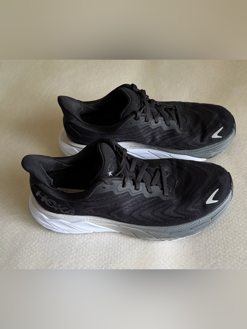 Hoka Black & White Women’s Road Running Shoes Sz 9.5